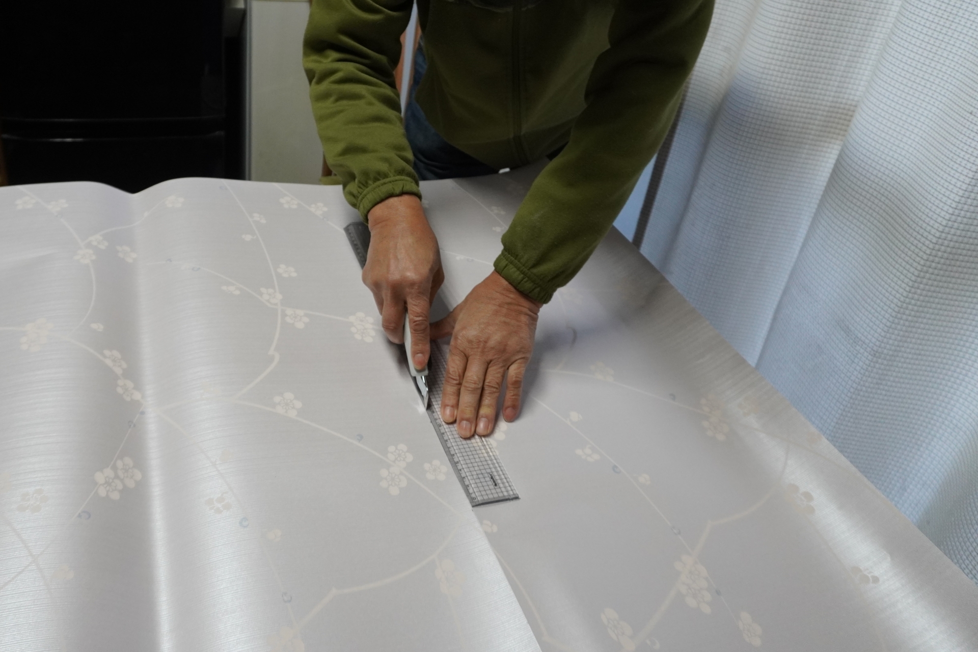 襖の張替え費用はいくら？サイズ別の相場と安くするコツを徹底解説のアイキャッチ画像です。