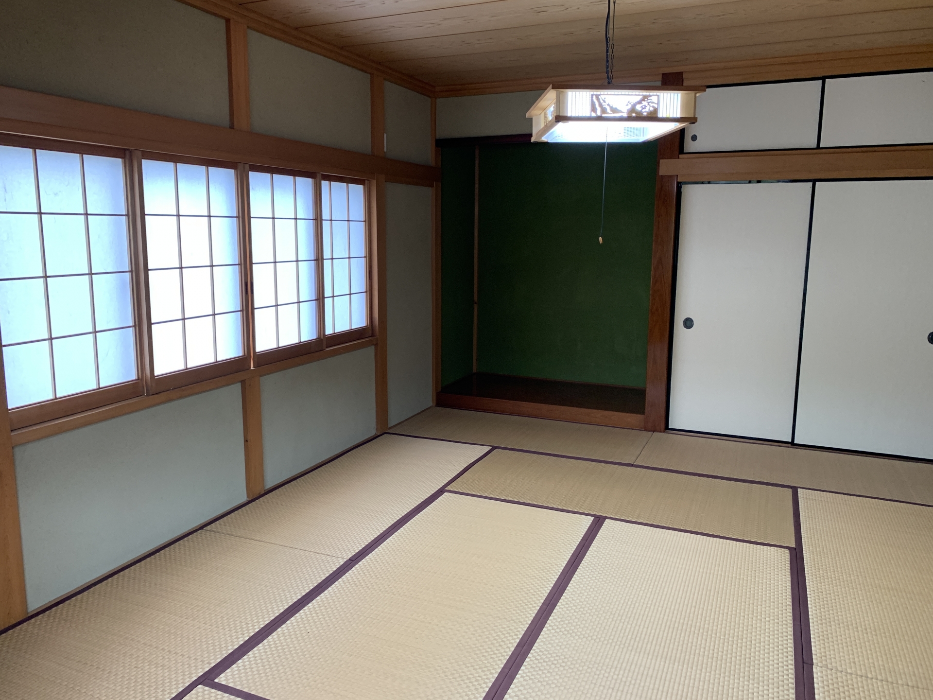 茶室にふさわしい襖張替えとは？格式と雰囲気を大切にする施工法のアイキャッチ